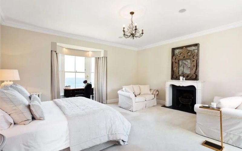 There are a total of six double bedrooms There are a total of six double bedrooms
