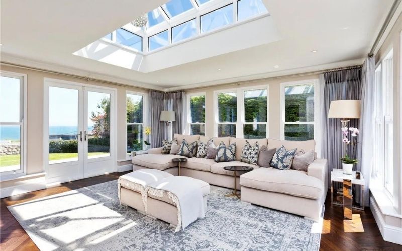 Each room in the property is been tastefully designed Each room in the property is been tastefully designed