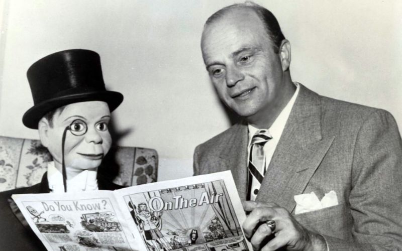Edgar Bergen and Charlie McCarthy in 1947. (Public Domain / NBC Radio)