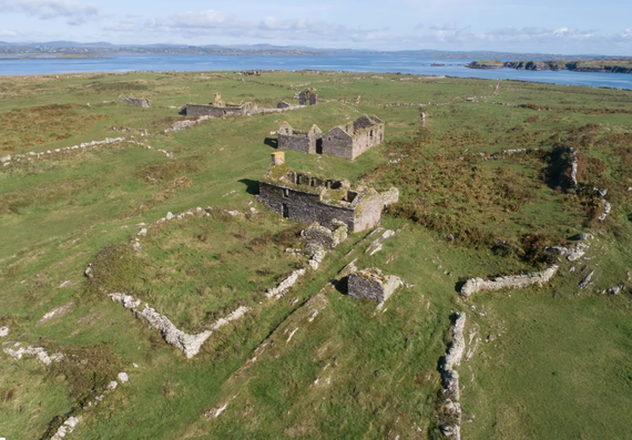 Ruins on West Calf Island. Ruins on West Calf Island.