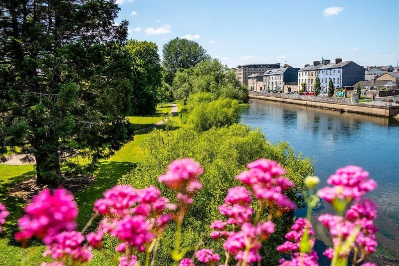 Banks of the River Suir, Clonmel, County Tipperary. (Ireland's Content Pool)
