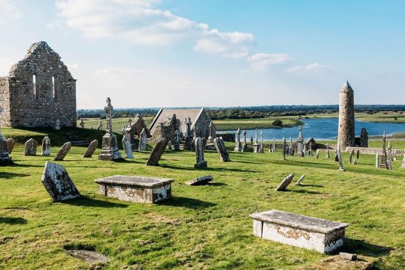 Clonmacnoise graveyard and round towerr, in Roscommon. Clonmacnoise graveyard and round towerr, in Roscommon.