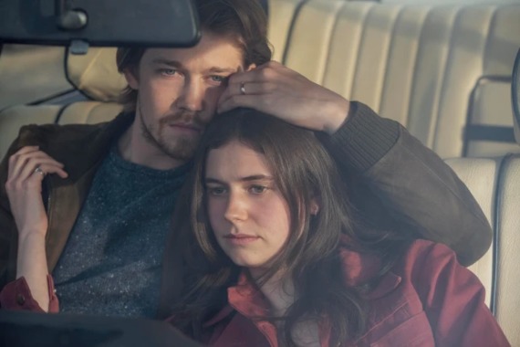 Joe Alwyn and Alison Oliver in Conversations With Friends Joe Alwyn and Alison Oliver in Conversations With Friends
