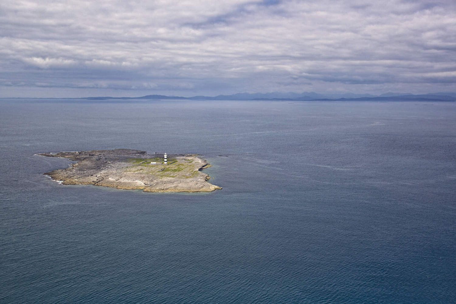 Inis Oirr (Inisheer), the smallest of the Aran Islands, off Galway, in the West of Ireland. Inis Oirr (Inisheer), the smallest of the Aran Islands, off Galway, in the West of Ireland.