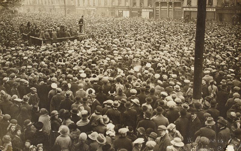Michael Collins addressing a meeting in Grand Parade, Cork Cork March 1922 (Credit: National Library of Ireland)
