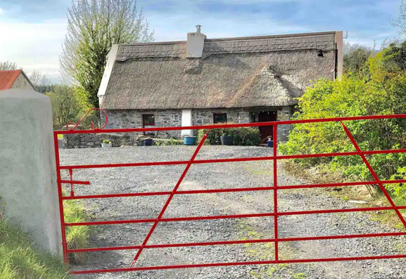 Nans thatched cottage: Bohola, Mayo Nans thatched cottage: Bohola, Mayo