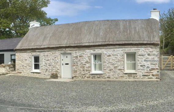 Thatched Cottage on the Wild Atlantic Way: Greencastle, Donegal Thatched Cottage on the Wild Atlantic Way: Greencastle, Donegal