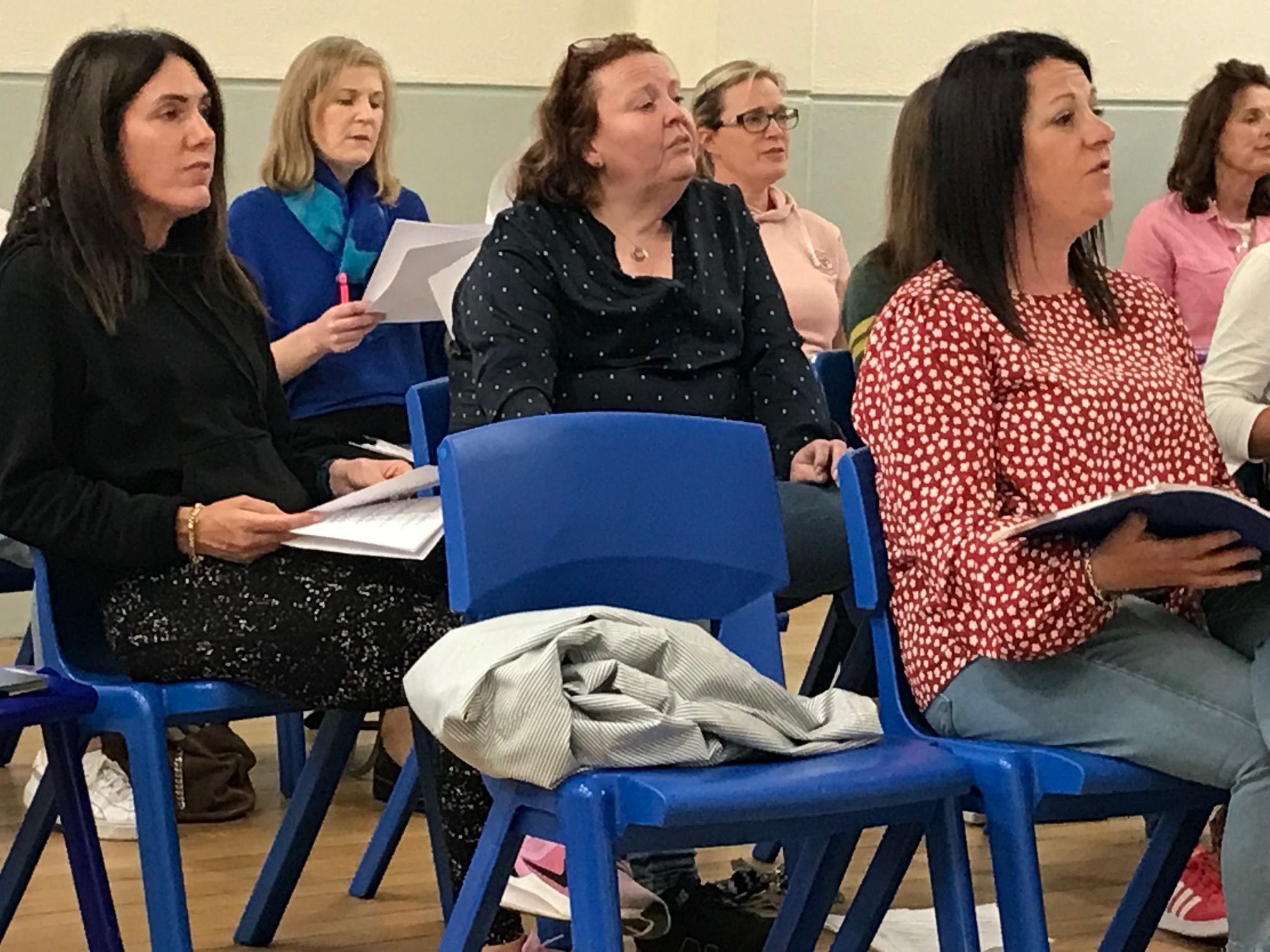 Louise Mahony (center) and members of the Voices of the Boyne