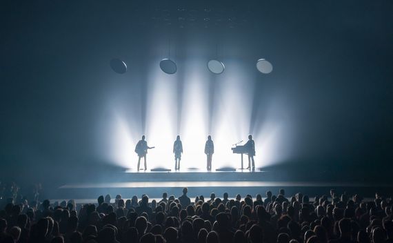 After forty years ABBA returns for a stunning new "live"concert. After forty years ABBA returns for a stunning new "live"concert.