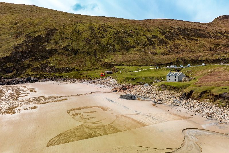 Sand portrait of Colin Farrell on Achill Island, Co Mayo. (Ladbrokes) Sand portrait of Colin Farrell on Achill Island, Co Mayo. (Ladbrokes)