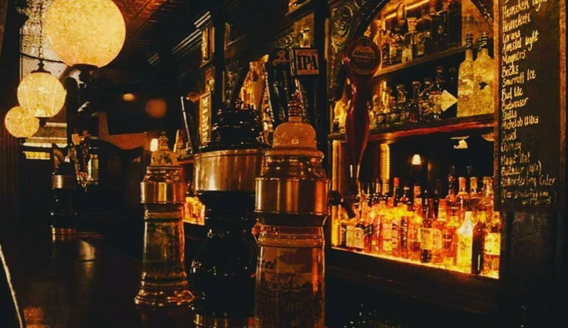 Inside The Full Shilling, Manhattan. (via Instagram). Inside The Full Shilling, Manhattan. (via Instagram).
