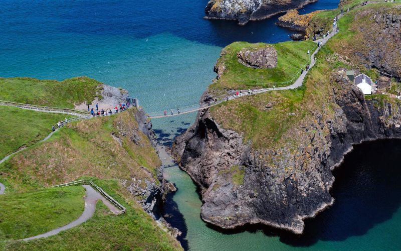 Carrick-a-rede Rope Bridge. (Ireland's Content Pool)