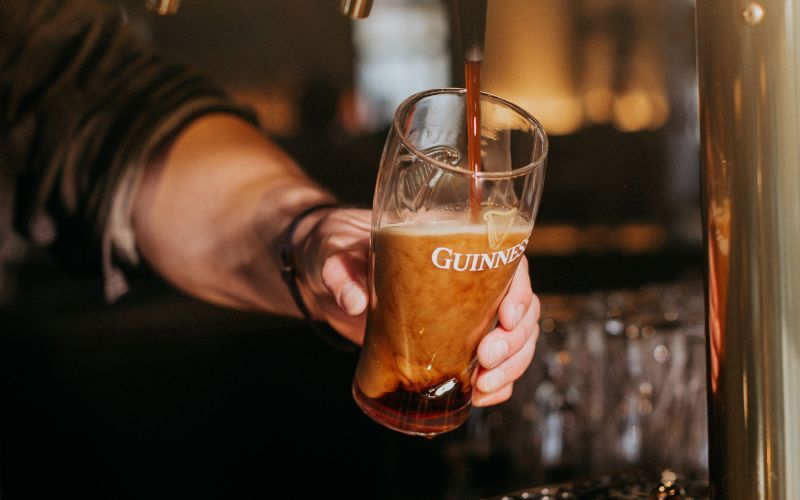 (Guinness Open Gate Brewery Chicago / Momoko Fritz) (Guinness Open Gate Brewery Chicago / Momoko Fritz)