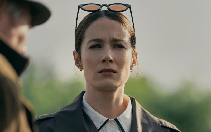 Siobhán Cullen as Dove in "Bodkin." (Enda Bowe/Netflix © 2024) Siobhán Cullen as Dove in "Bodkin." (Enda Bowe/Netflix © 2024)