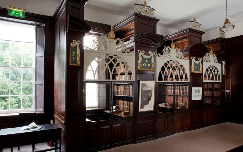 Marsh's Library, Dublin City. Marsh's Library, Dublin City.