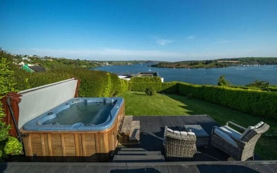 3 Father McSweeney Terrace, Ardbrack, Kinsale, Co. Cork. 3 Father McSweeney Terrace, Ardbrack, Kinsale, Co. Cork.