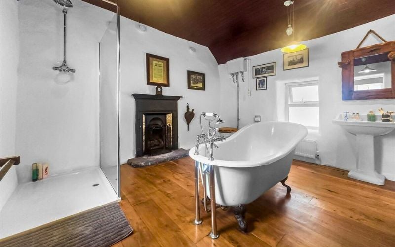 Violet Cottage, Behy, Ballyshannon, Co Donegal. (Rainey Estate Agents) Violet Cottage, Behy, Ballyshannon, Co Donegal. (Rainey Estate Agents)