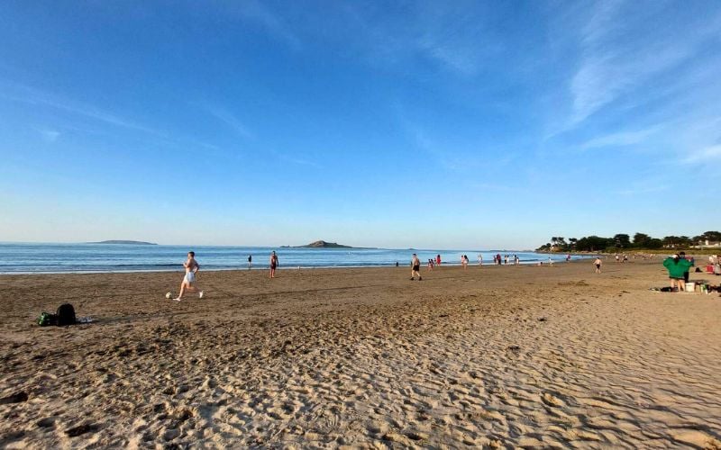 Burrow Beach, Sutton, Co Dublin. (Ireland's Content Pool) Burrow Beach, Sutton, Co Dublin. (Ireland's Content Pool)