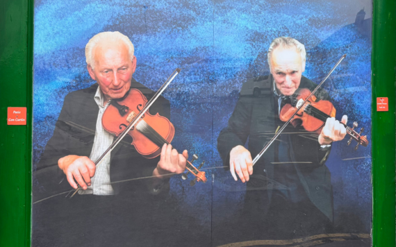 Mural dedicated to the Con Curtin Music Festival, Brosna Mural dedicated to the Con Curtin Music Festival, Brosna