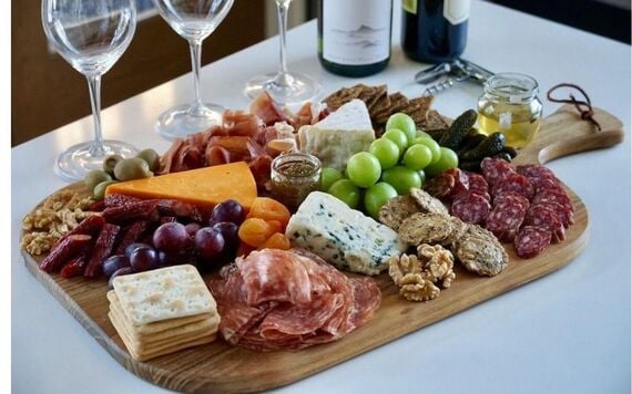 A charcuterie board of delicious Irish meats and cheeses.