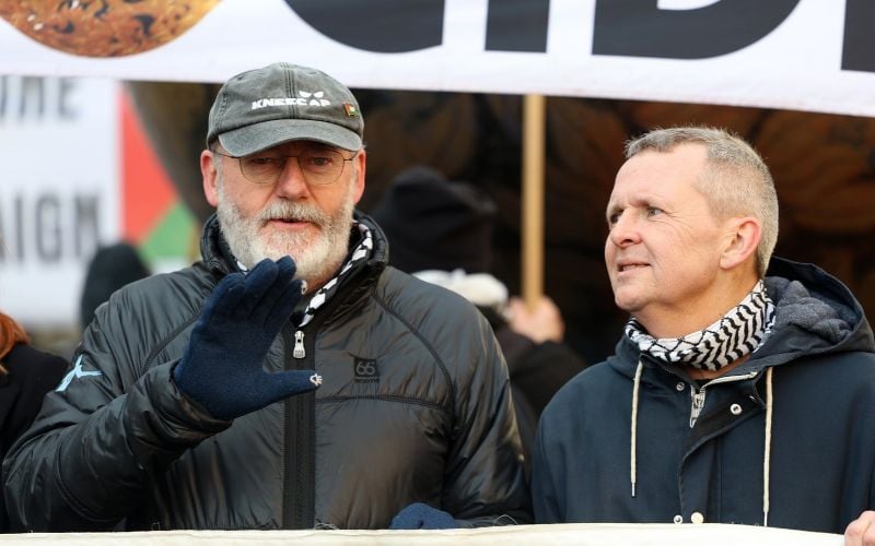 "Game of Thrones" actor, Liam Cunningham, and People Before Profit's, Richard Boyd Barrett, on a Pro-Palestinian march in Nov 2025. 