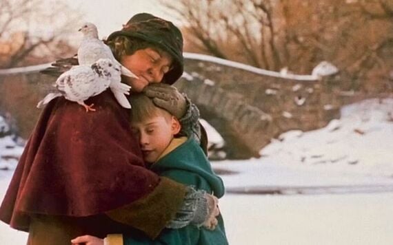 Brenda Fricker and Macaulay Culkin in "Home Alone 2: Lost in New York."
