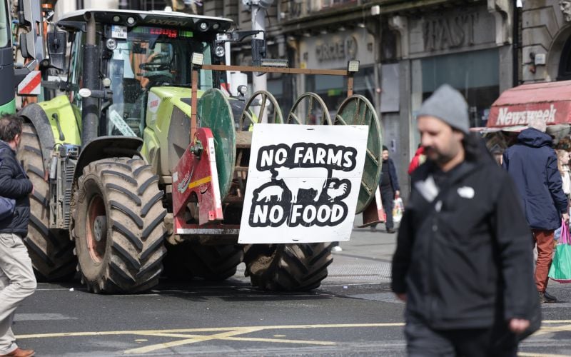 "No Farms, No Food": Protests continue to block O'Connell Street, in Dublin.