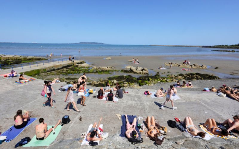 May 26, 2026: Scenes at Sea Point in Dublin on what became Ireland's hottest May day ever. (RollingNews.ie)