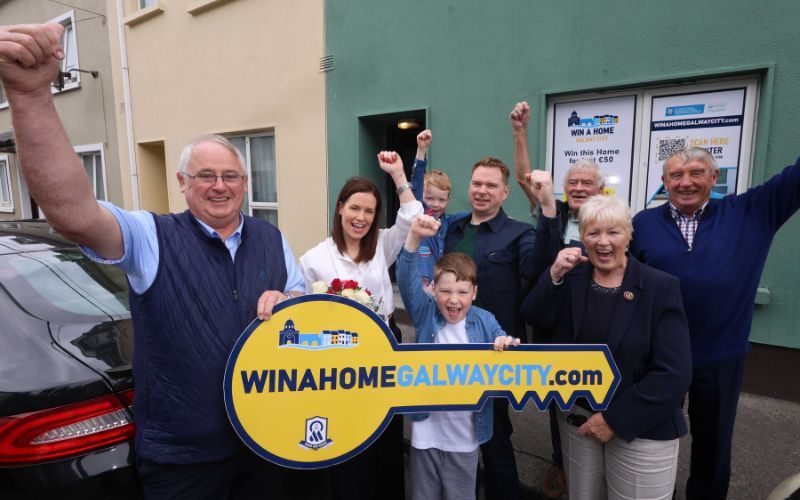 Jacqueline O'Gorman from County Clare won a beautiful apartment in Galway! Jacqueline O'Gorman from County Clare won a beautiful apartment in Galway!