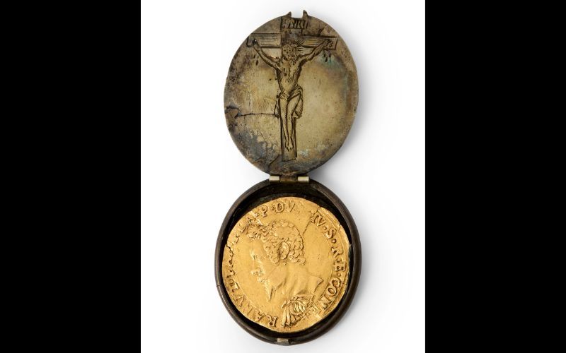Rediscovered Irish silver marriage locket, 1660. (Roseberys) Rediscovered Irish silver marriage locket, 1660. (Roseberys)
