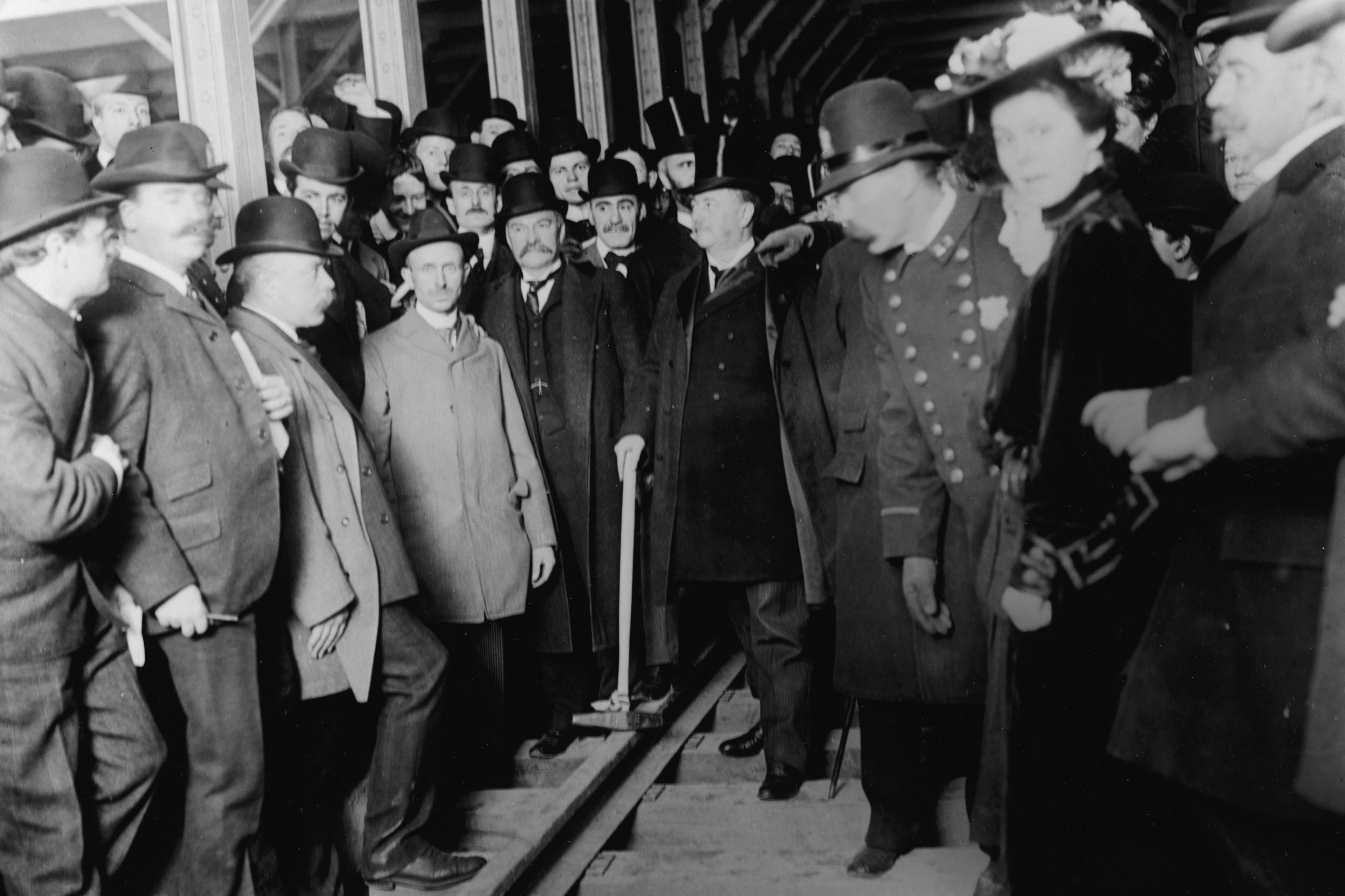NYC Mayor Seth Low dedicates one of the first subway stations circa 1903 (Getty Images)