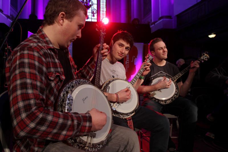 DIT Banjo Heads al Temple Bar Tradfest nel 2013 (RollingNews.ie)