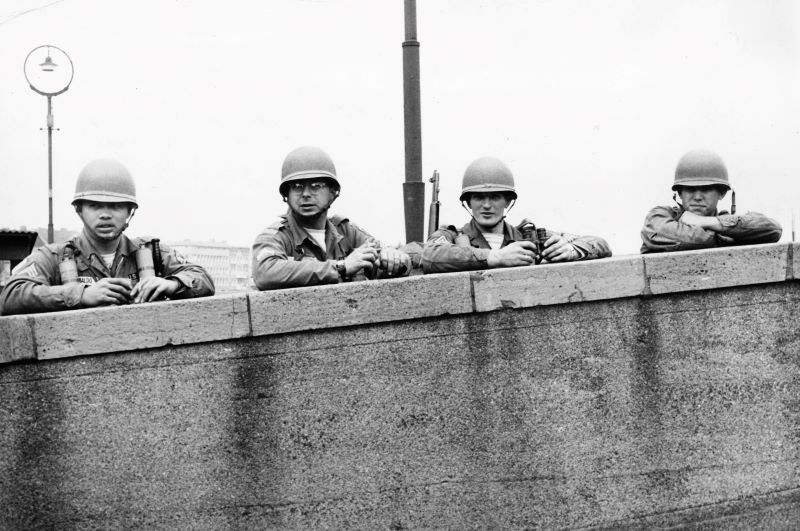 American soldiers stationed at the Berlin Wall, circa 1965 (Getty Images)