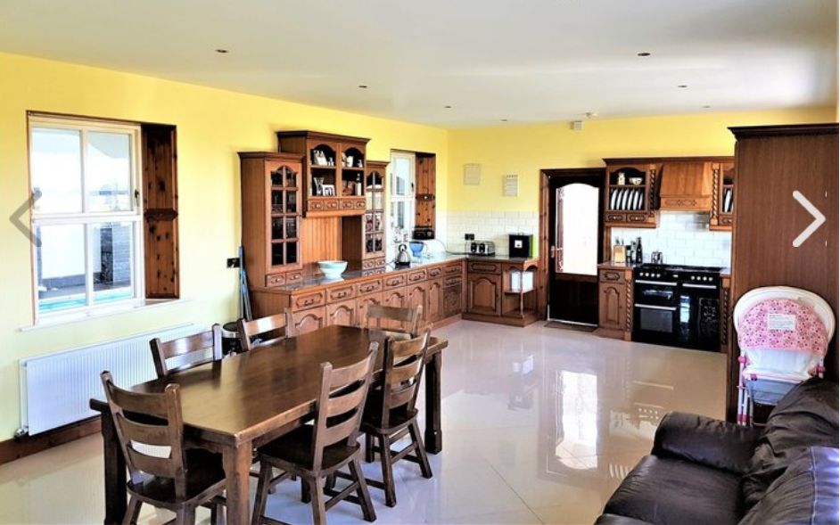 Irish thatched cottage with swimming pool for sale