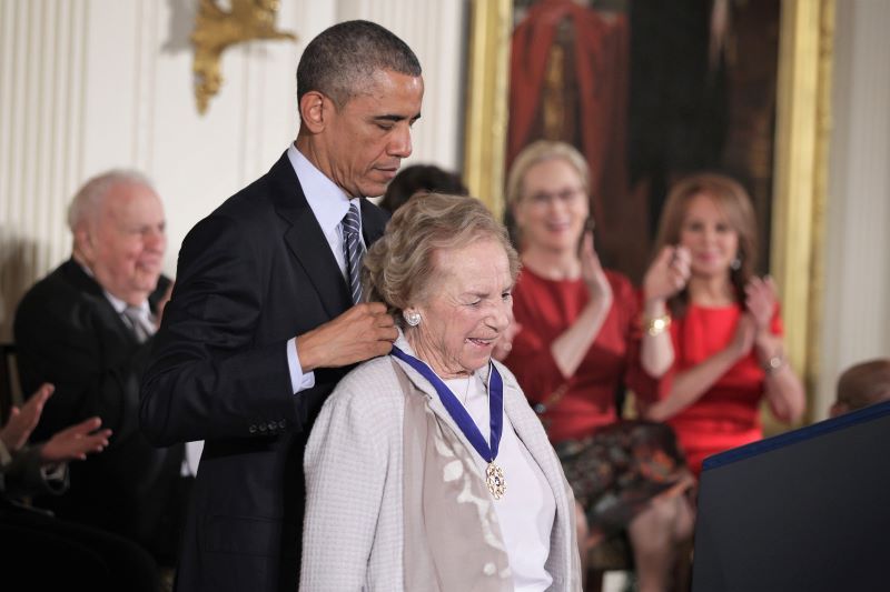 President Obama presenting Ethel Kennedy with the Medal of Freedom in 2014 (Getty Images)