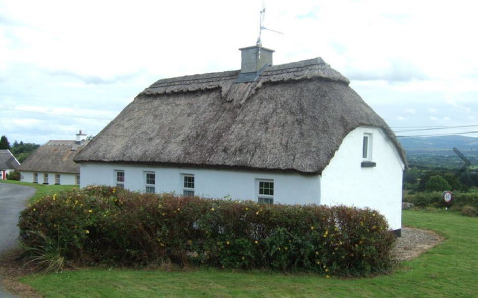 Traditional Irish thatched cottage for sale in Co. Clare