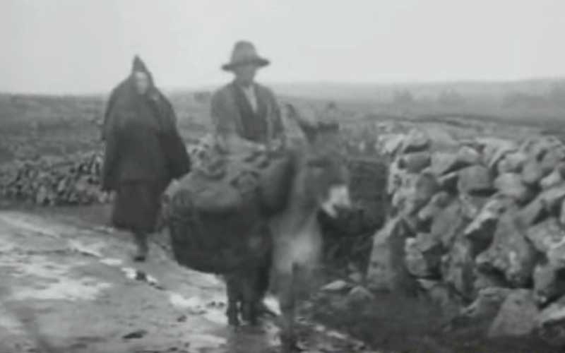 A scene from Ireland around 1905. Credit: YouTube/Pathé