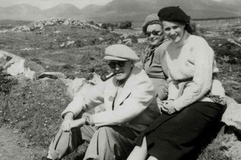 John Ford and Maureen O'Hara during the filming of 'The Quiet Man' (Maureen O'Hara Collection)