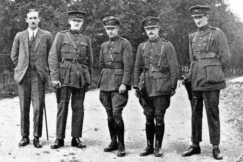 Michael Collins at the Curragh Barracks in Co Kildare with Col Dunphy, Major General Emmet Dalton, Comdt-Gen P MacMahon, and Comdt-Gen D O'Hegarty in July 1922 (Getty Images)