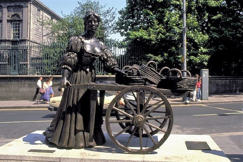 The Molly Malone statue in Dublin (Ireland's Content Pool)