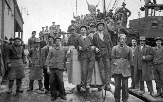 Irish men working on the Limerick Docks with construction, c1925. (Photo: The Haselbeck Collection.)
