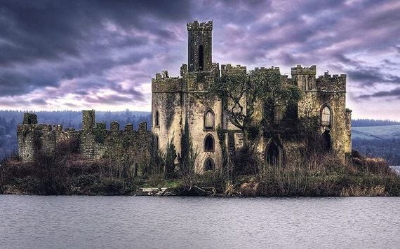 McDermott's Castle, County Roscommon McDermott's Castle, County Roscommon