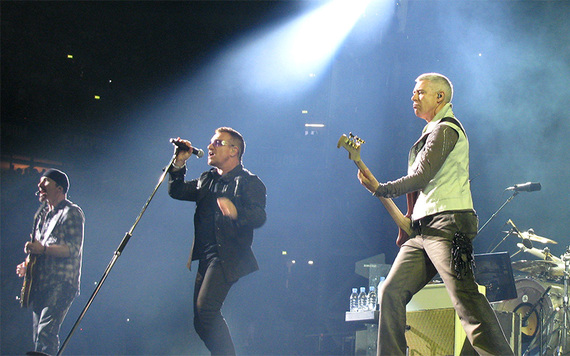 Most incredible insight into famous people: U2 can go from megastars who blokes who want pizza in just a few seconds.