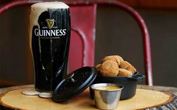 What a horribly poured pint of Guinness!
