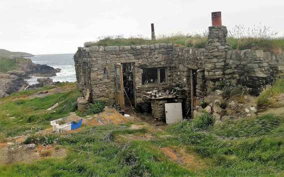 The front on the house Dan Hummel built with his own hands. Image: Brian Keane.