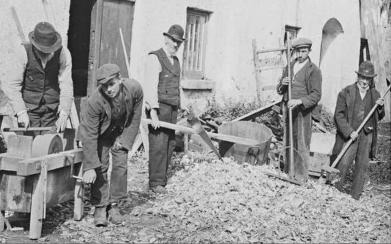 Men at work. Image: Dillon Family/National Library of Ireland