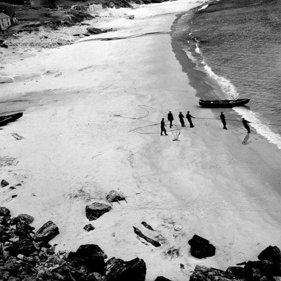 Fishermen at work at Keem Bay on Achill Island (Bock-Schroeder Foundation)