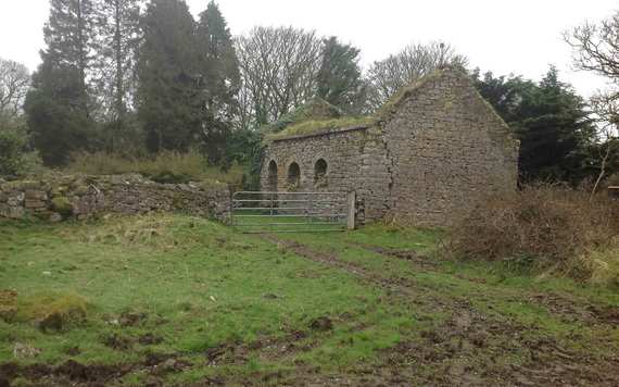 The old Quaker Meeting House in Ballymurray, County Roscommon. Like so many buildings from days gone by, the ruins of this Meeting House have become lost in time.