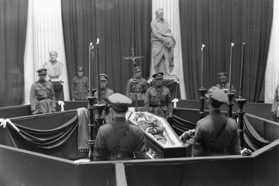Michael Collins laying in state after his death (Getty Images)