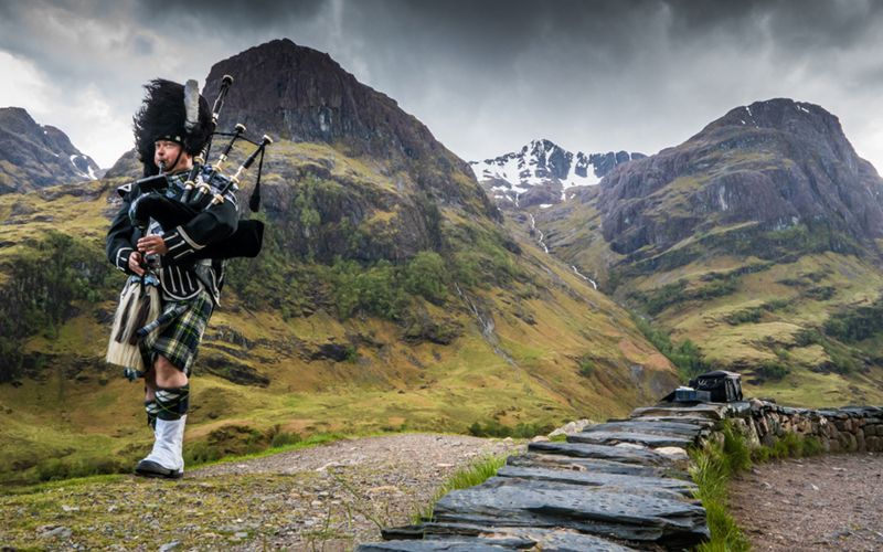 Silly Irish jokes: "The Irish gave the bagpipes to the Scots as a joke..."